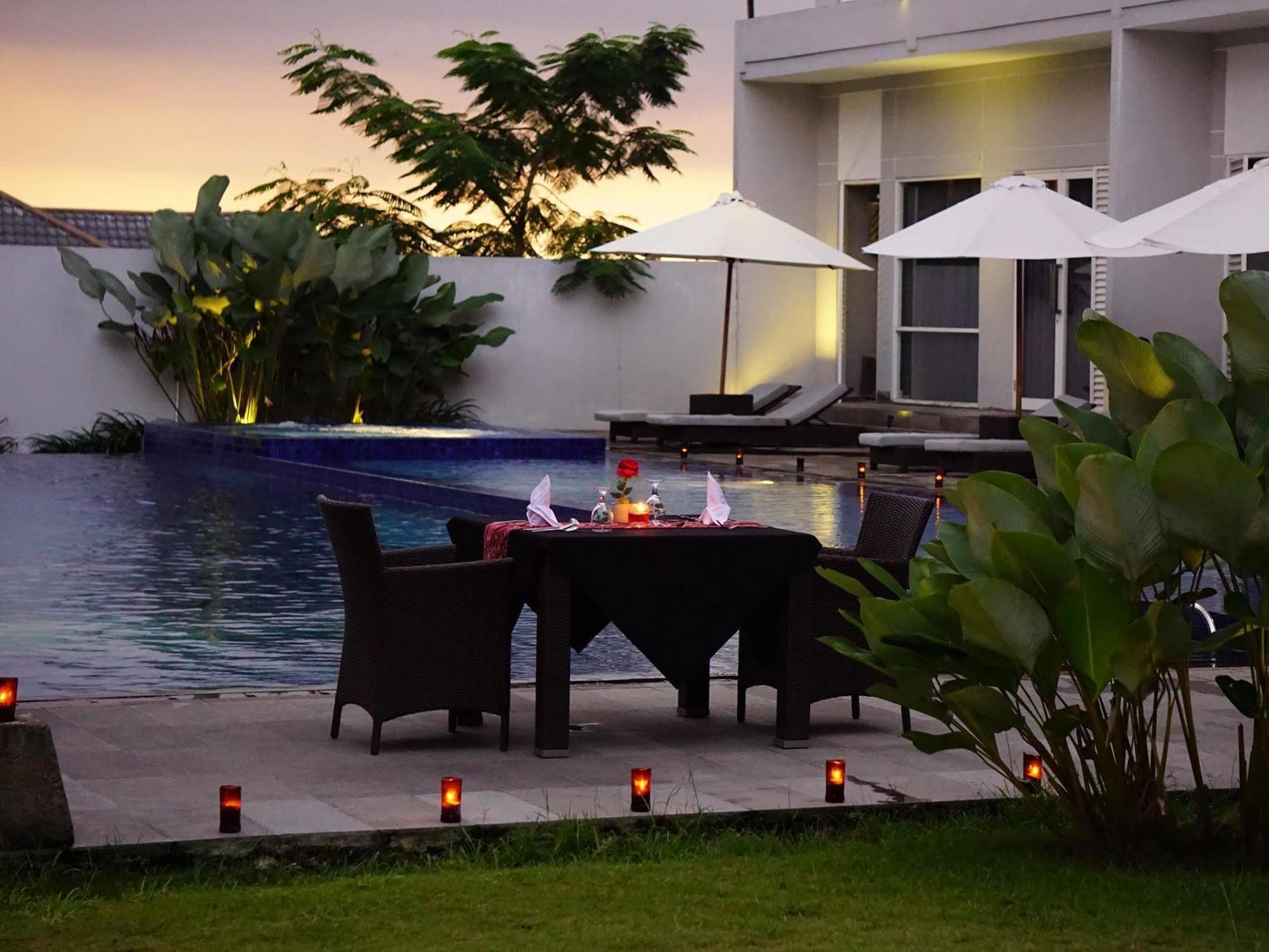 Grand Kecubung Hotel Pangkalan Bun Exterior photo